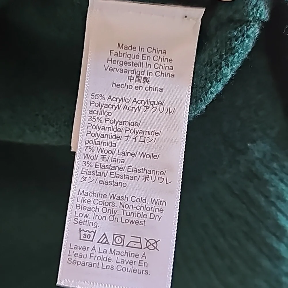 J. CREW EMERALD GREEN CREW NECK SWEATER